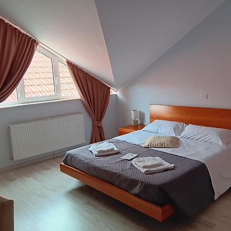 טימישוארה Hotel Vila Veneto מראה חיצוני תמונה