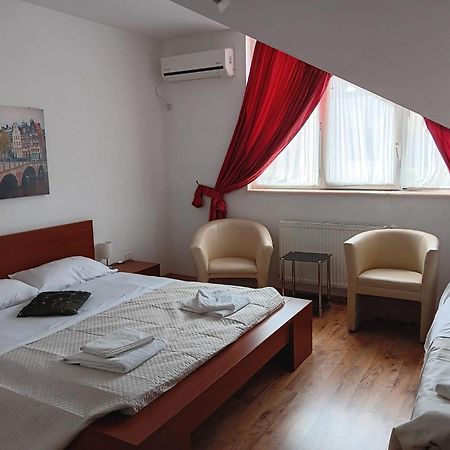 טימישוארה Hotel Vila Veneto מראה חיצוני תמונה
