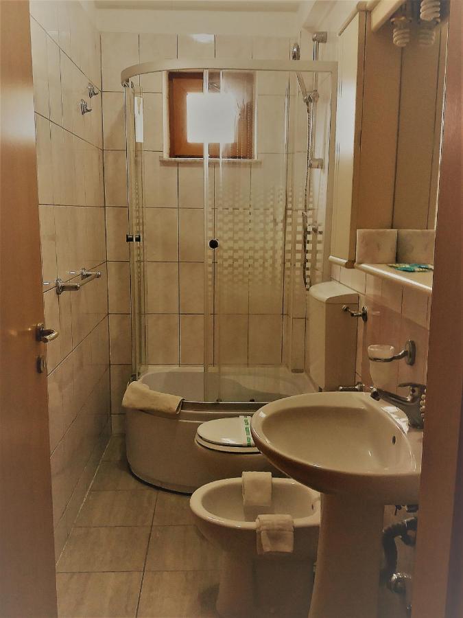 טימישוארה Hotel Vila Veneto מראה חיצוני תמונה