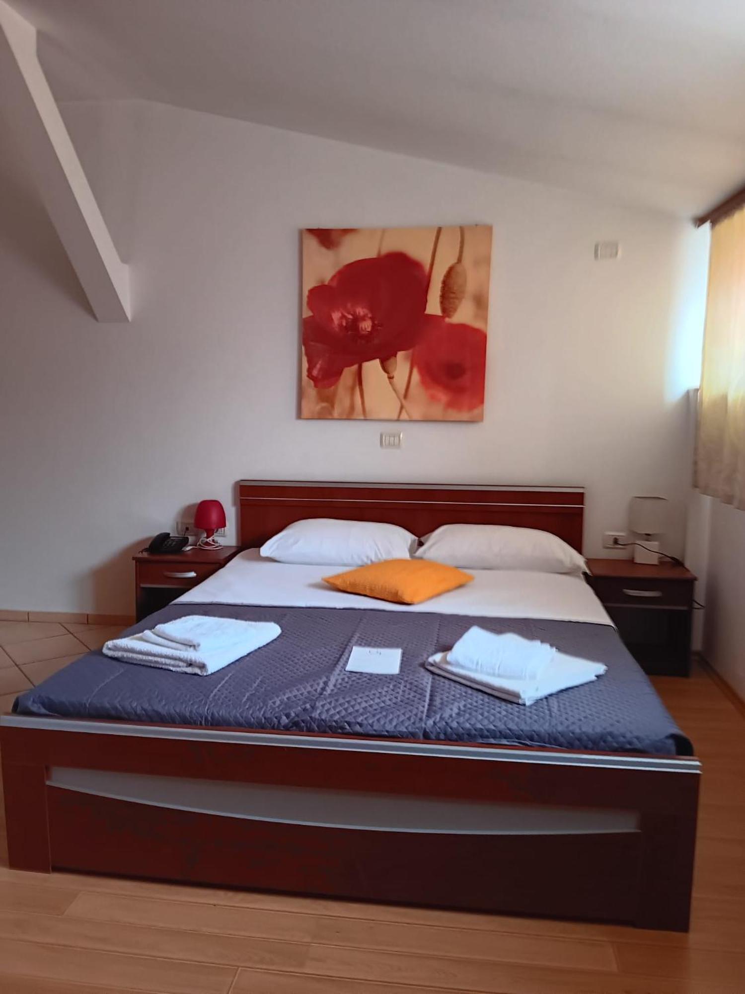 טימישוארה Hotel Vila Veneto מראה חיצוני תמונה