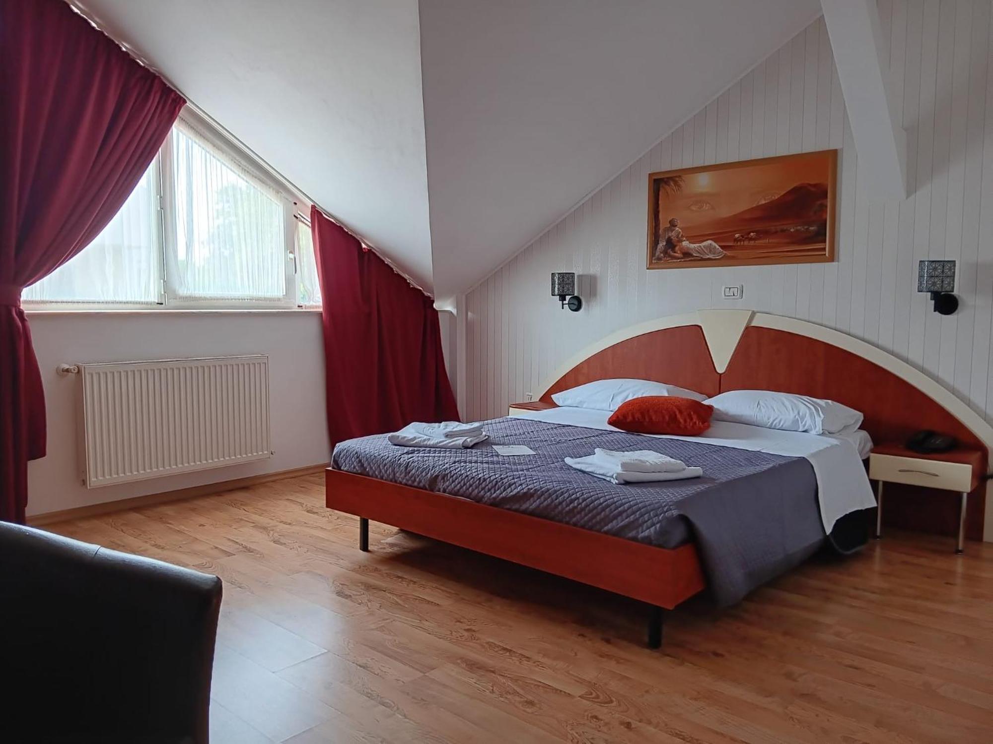 טימישוארה Hotel Vila Veneto מראה חיצוני תמונה