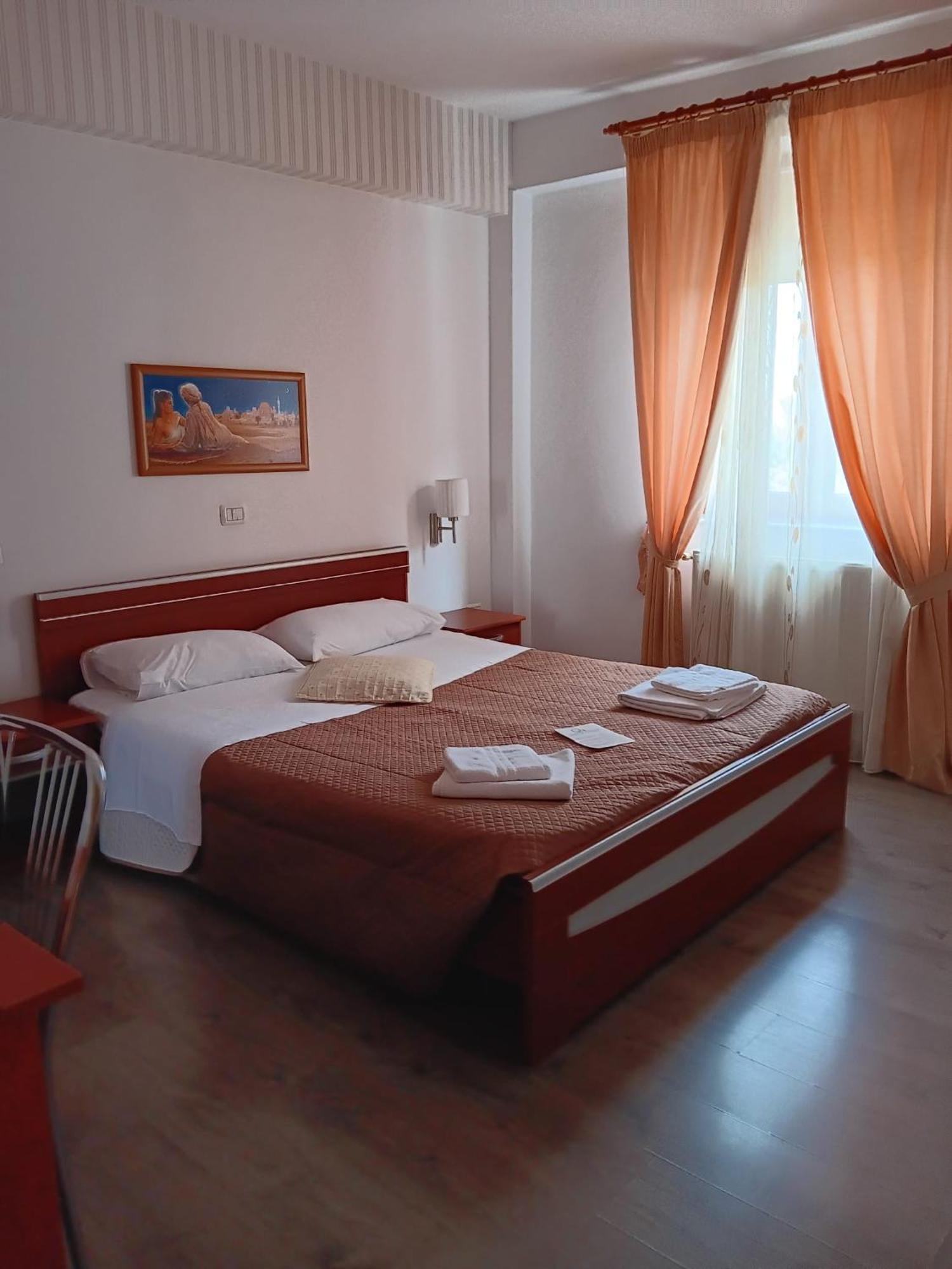טימישוארה Hotel Vila Veneto מראה חיצוני תמונה