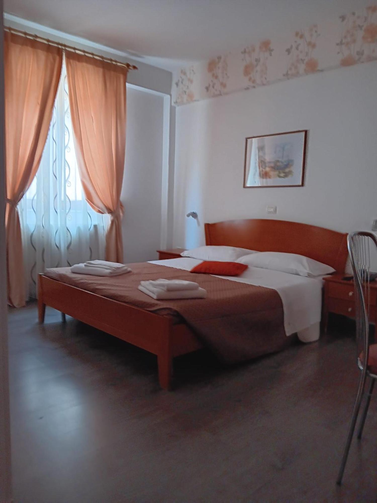 טימישוארה Hotel Vila Veneto מראה חיצוני תמונה