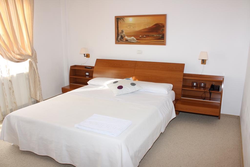 טימישוארה Hotel Vila Veneto מראה חיצוני תמונה